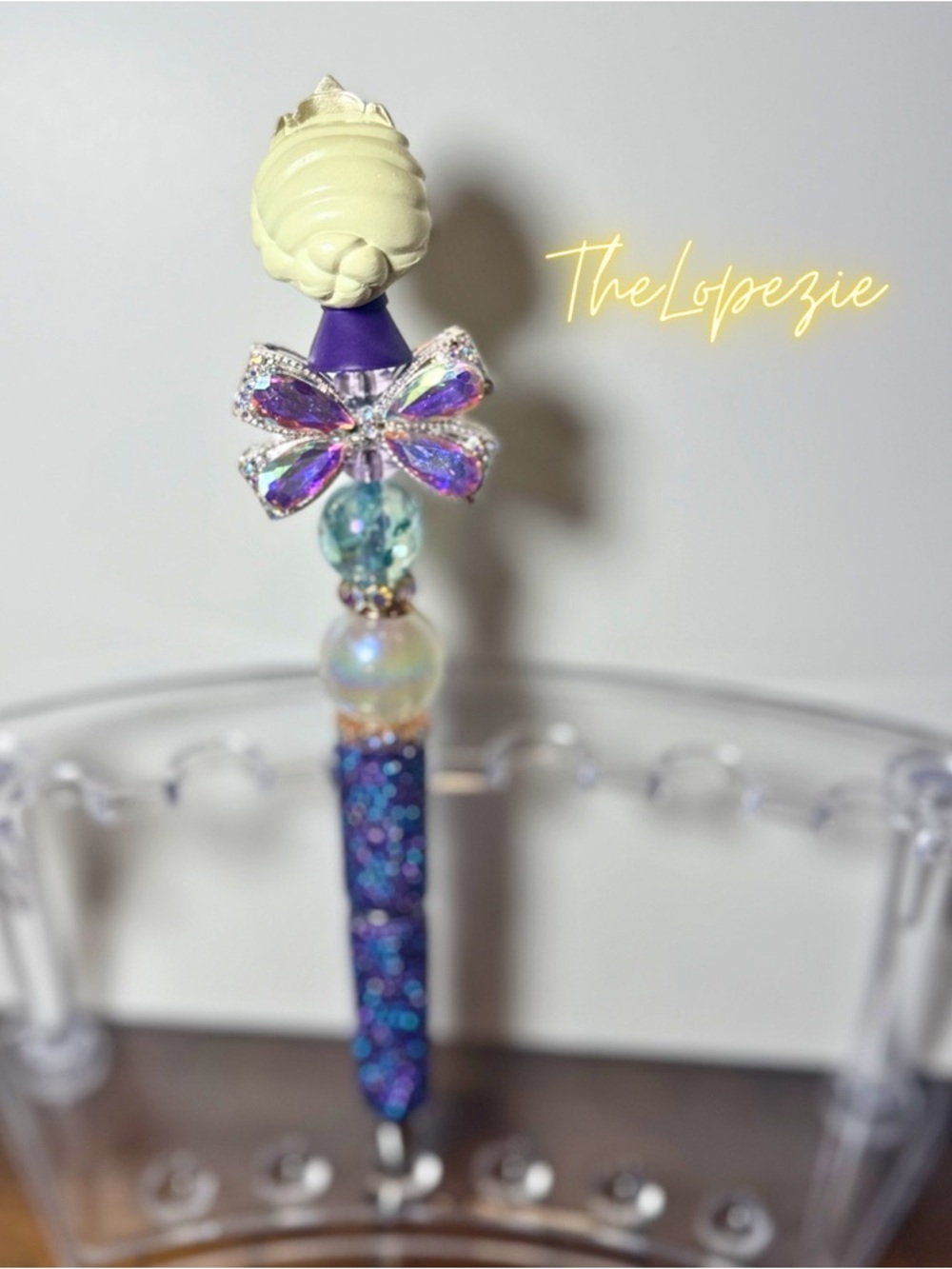 Handmade Queen Elsa Inspired Blue Glitter Princess Pen - Picture 2 of 2